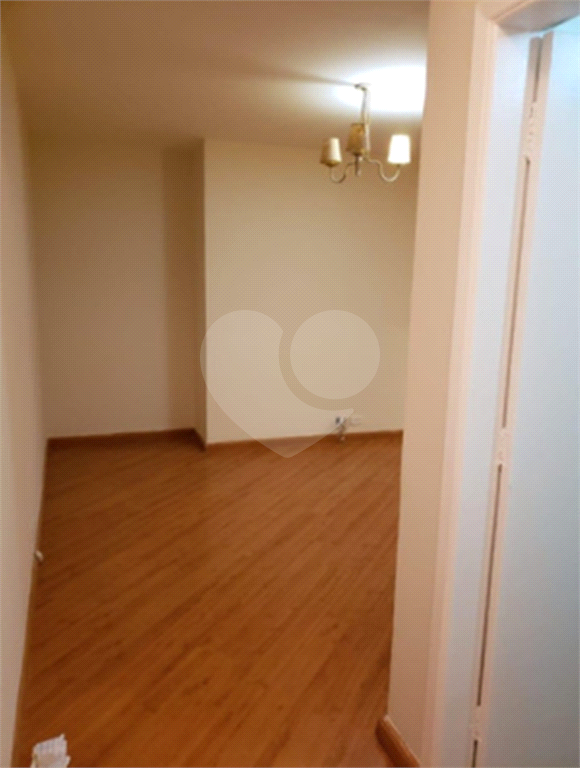 APARTAMENTO em VILA MASCOTE