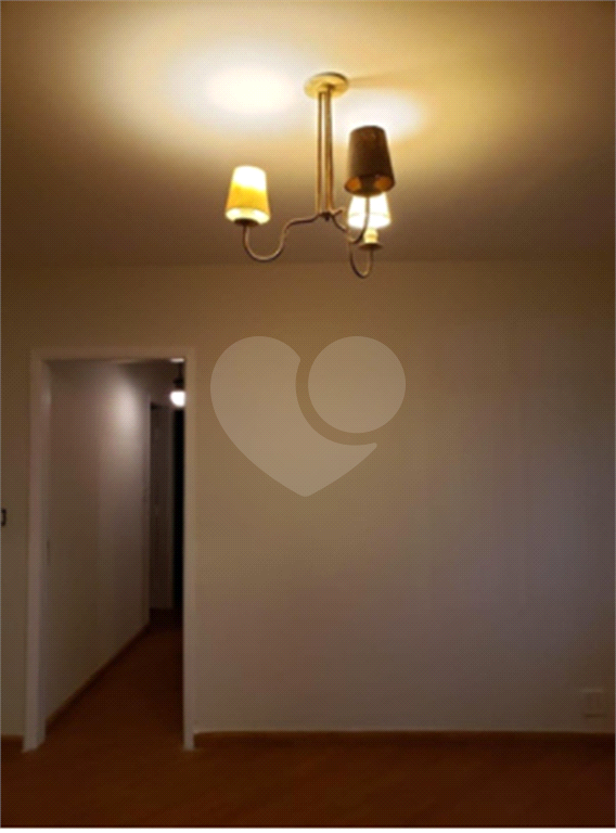 APARTAMENTO em VILA MASCOTE