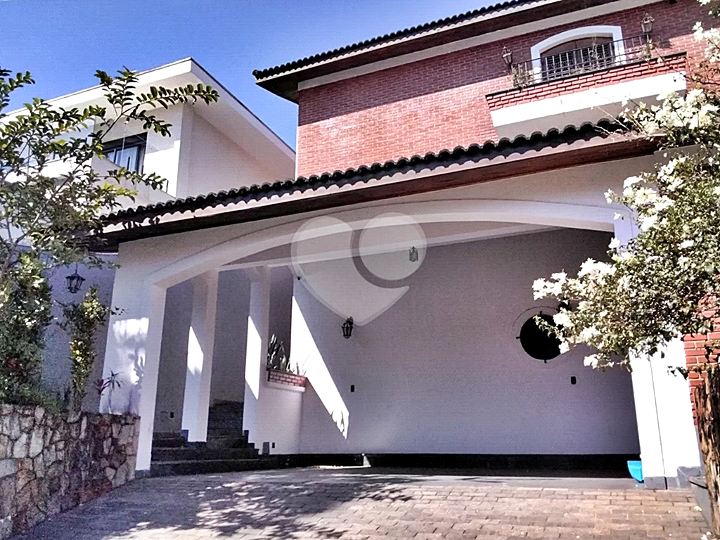 Sobrado Jardim São Bento | 312m² | 4 Dormitórios (2 Suítes) | 5 vagas | Lazer Completo