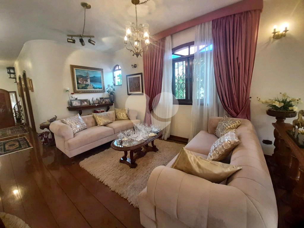 Sobrado Jardim São Bento | 312m² | 4 Dormitórios (2 Suítes) | 5 vagas | Lazer Completo
