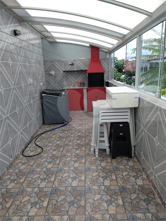 APARTAMENTO em CAMPO LIMPO