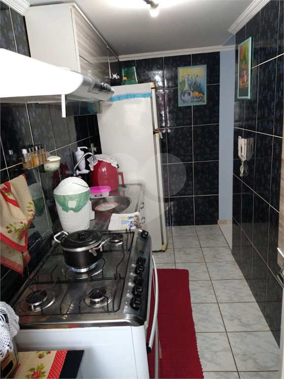 APARTAMENTO em CAMPO LIMPO