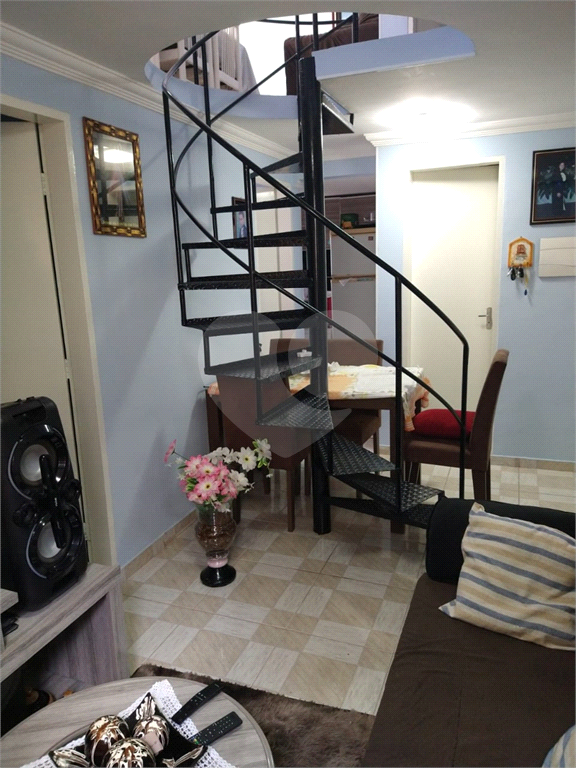 APARTAMENTO em CAMPO LIMPO