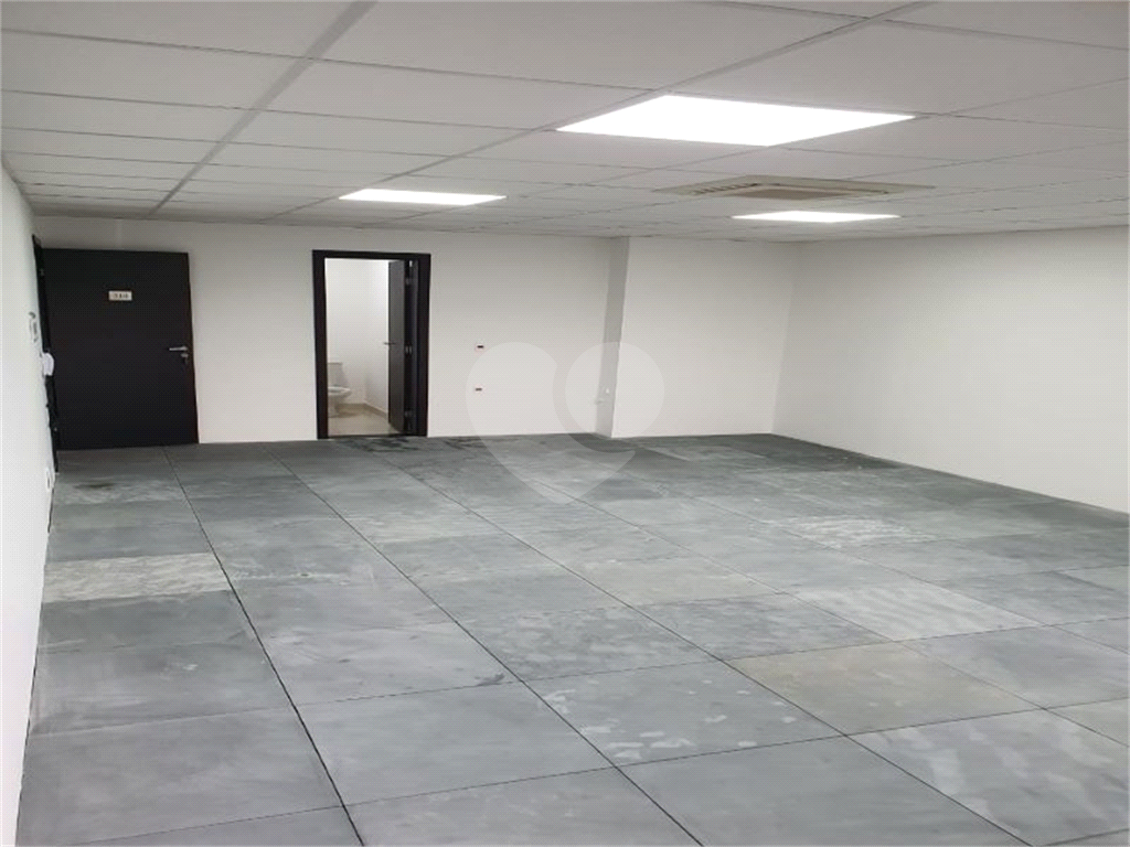 Oportunidade Única: Sala Comercial no Condomínio Vista Verde Office