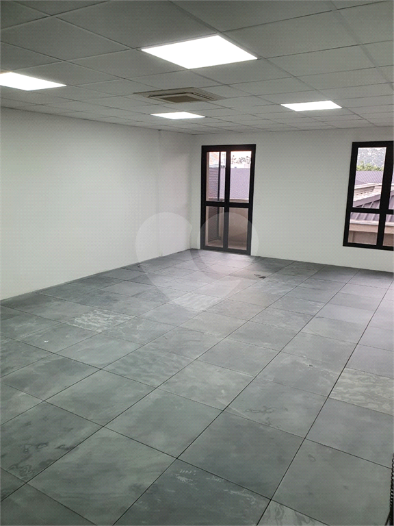 Oportunidade Única: Sala Comercial no Condomínio Vista Verde Office
