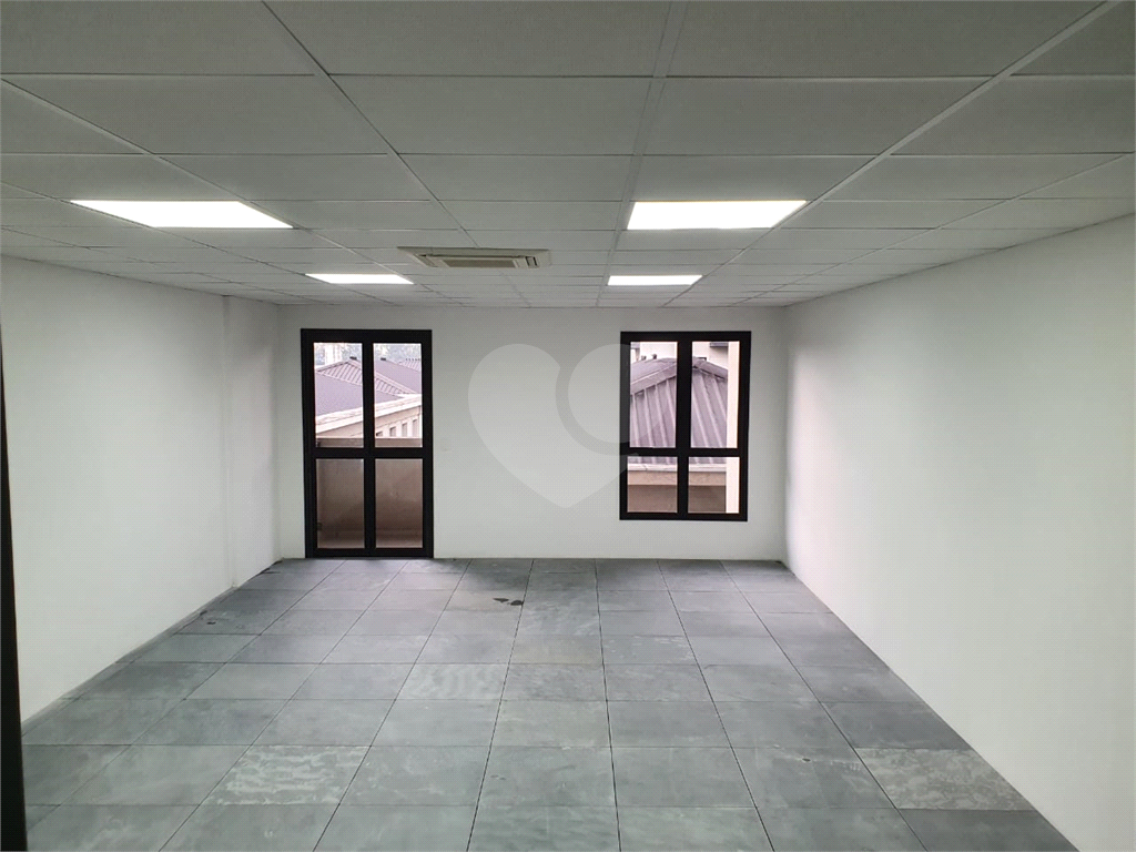 Oportunidade Única: Sala Comercial no Condomínio Vista Verde Office