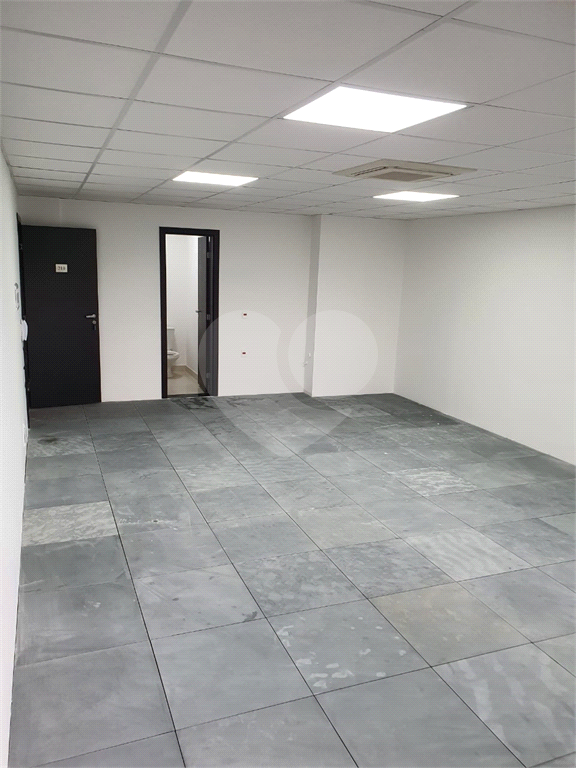 Oportunidade Única: Sala Comercial no Condomínio Vista Verde Office