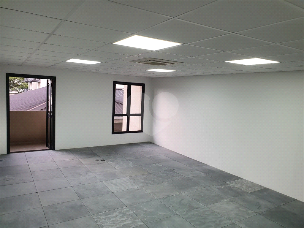 Oportunidade Única: Sala Comercial no Condomínio Vista Verde Office