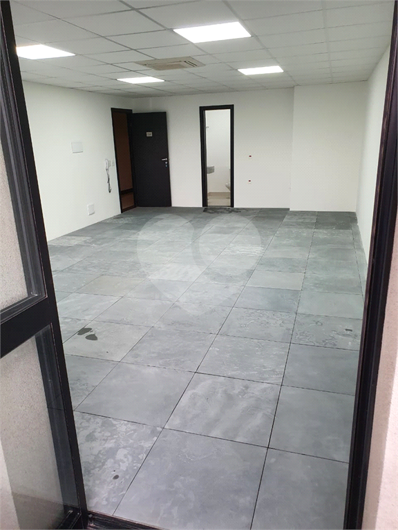 Oportunidade Única: Sala Comercial no Condomínio Vista Verde Office