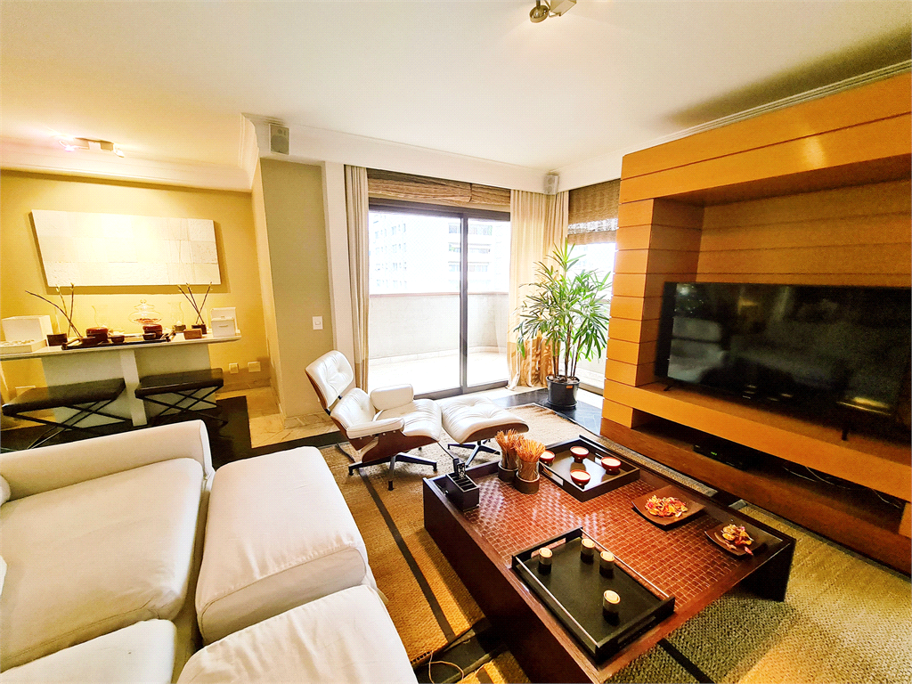 Apartamento alto padrão  à venda no Jardim Paulista