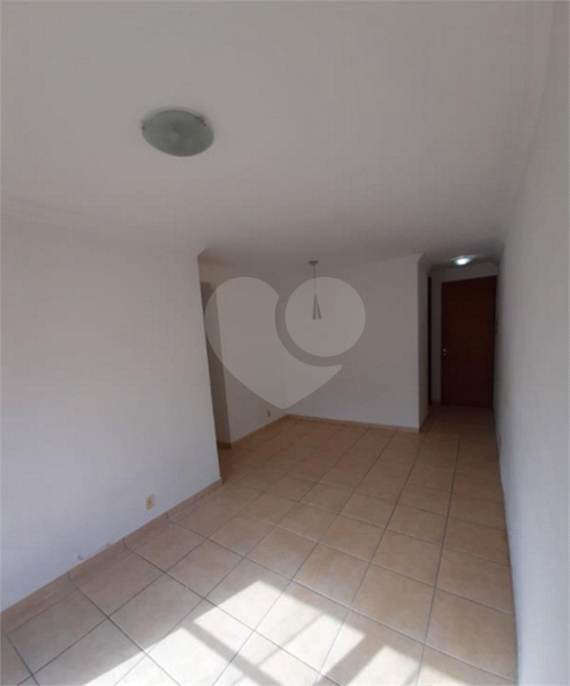 APARTAMENTO em PARQUE BRISTOL