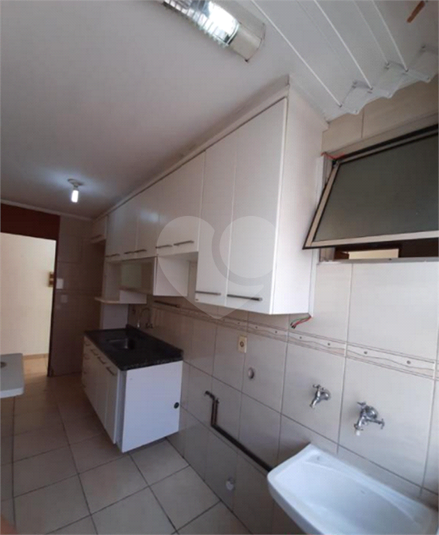 APARTAMENTO em PARQUE BRISTOL
