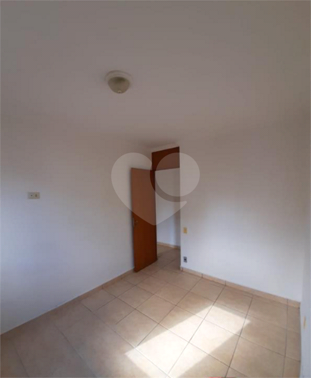 APARTAMENTO em PARQUE BRISTOL