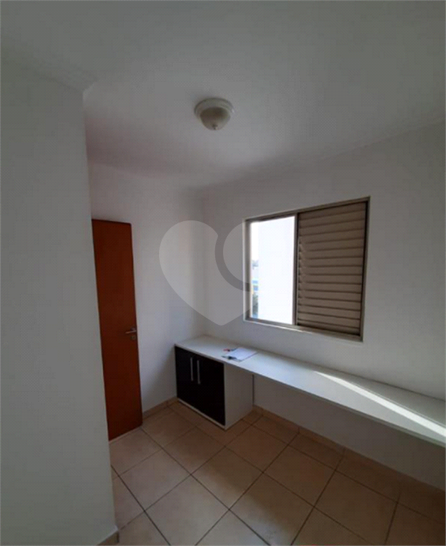 APARTAMENTO em PARQUE BRISTOL