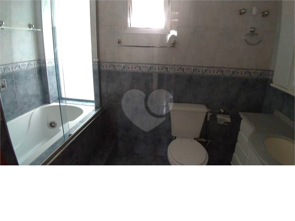 Apartamento à Venda em ótimo condominio em Santa Terezinha