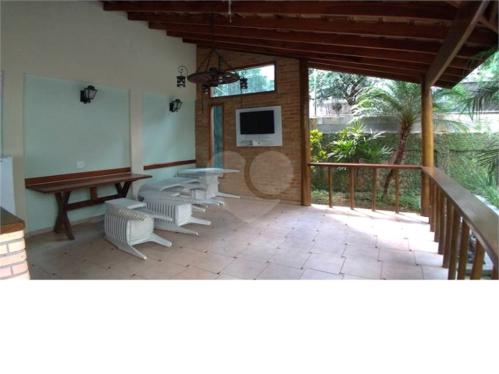 Apartamento à Venda em ótimo condominio em Santa Terezinha