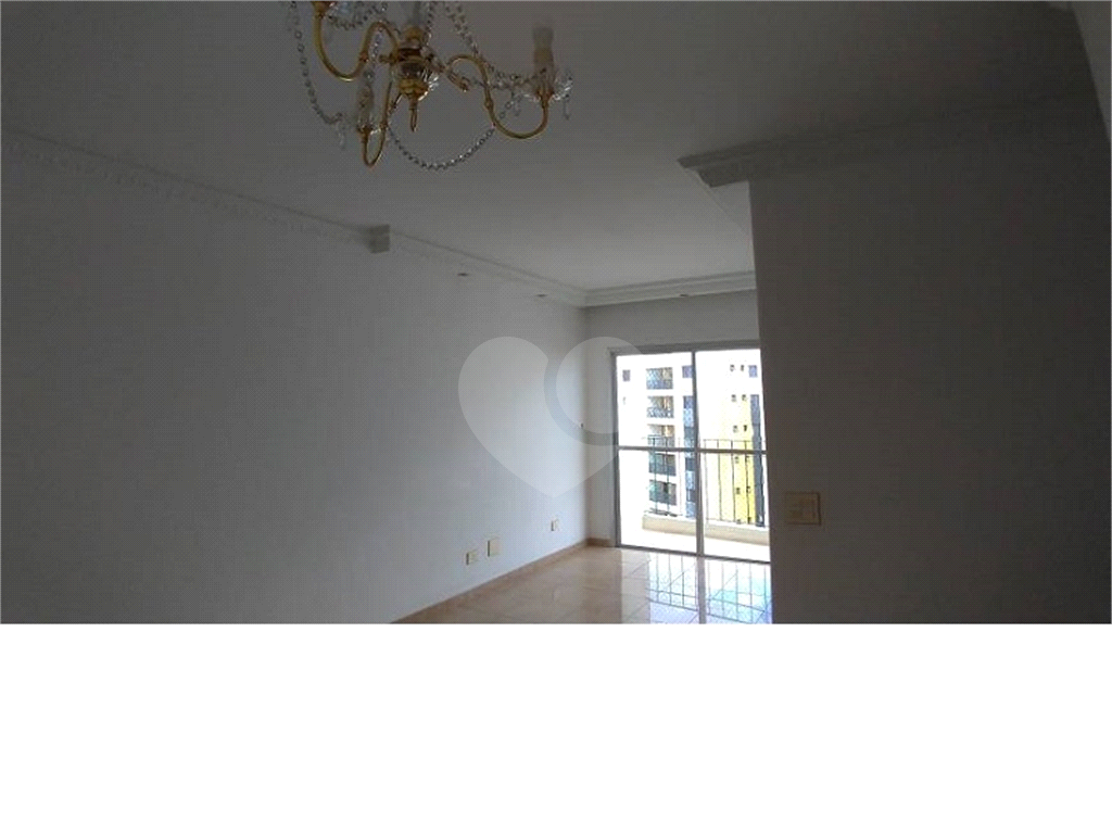 Apartamento à Venda em ótimo condominio em Santa Terezinha