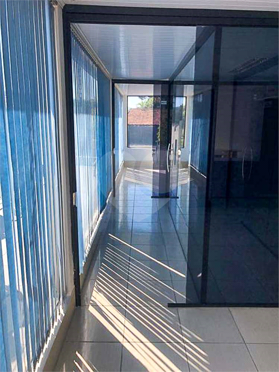 Sala comercial com 250metros quadrados na Rua do Horto com 08 vagas 