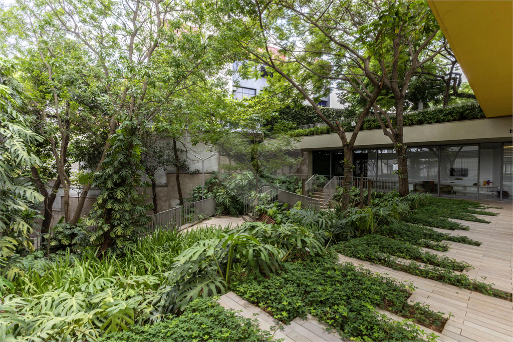 APARTAMENTO À VENDA COM 2 QUARTOS - 130M2 - 2 VAGAS NA VILA ROMANA.