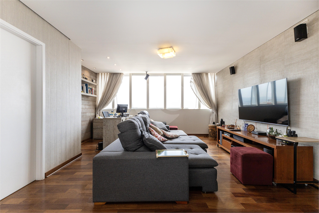 APARTAMENTO À VENDA COM 2 QUARTOS - 130M2 - 2 VAGAS NA VILA ROMANA.