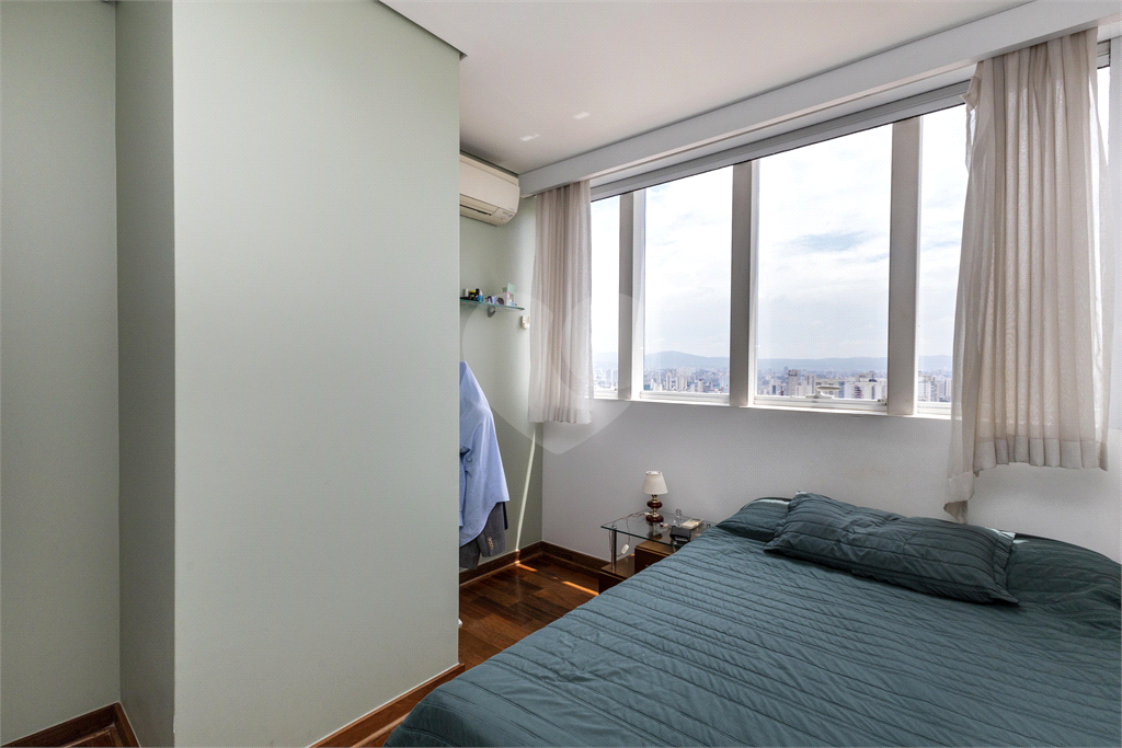 APARTAMENTO À VENDA COM 2 QUARTOS - 130M2 - 2 VAGAS NA VILA ROMANA.