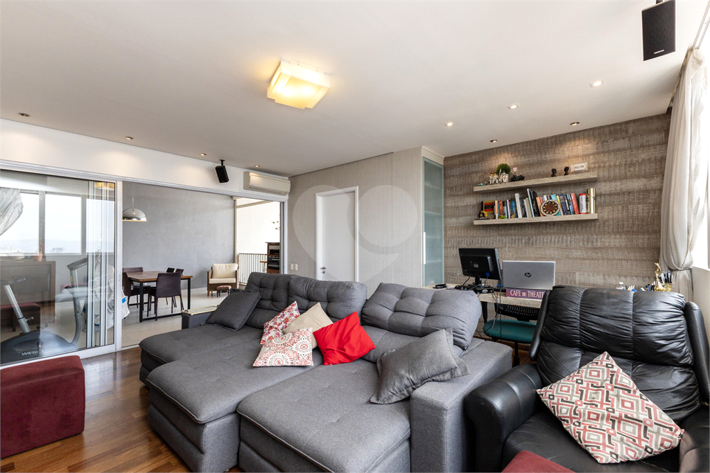 APARTAMENTO À VENDA COM 2 QUARTOS - 130M2 - 2 VAGAS NA VILA ROMANA.