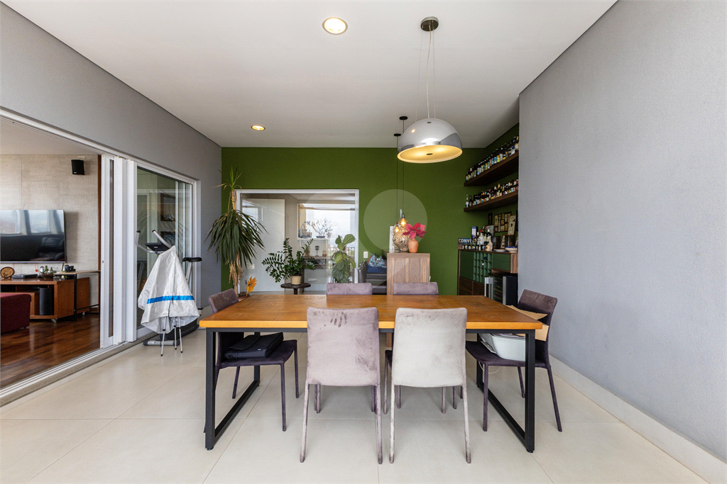 APARTAMENTO À VENDA COM 2 QUARTOS - 130M2 - 2 VAGAS NA VILA ROMANA.