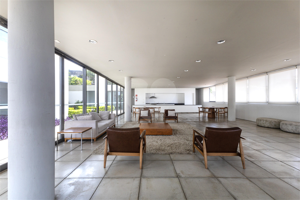 APARTAMENTO À VENDA COM 2 QUARTOS - 130M2 - 2 VAGAS NA VILA ROMANA.