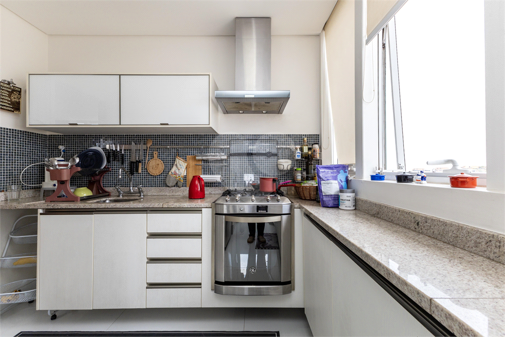 APARTAMENTO À VENDA COM 2 QUARTOS - 130M2 - 2 VAGAS NA VILA ROMANA.