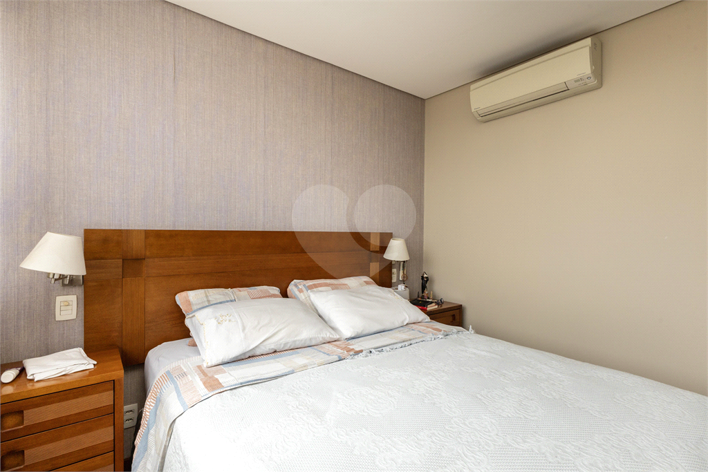 APARTAMENTO À VENDA COM 2 QUARTOS - 130M2 - 2 VAGAS NA VILA ROMANA.