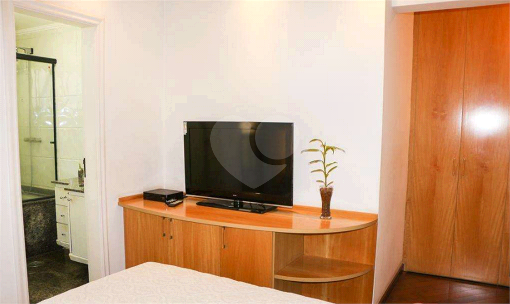 APARTAMENTO em TATUAPÉ