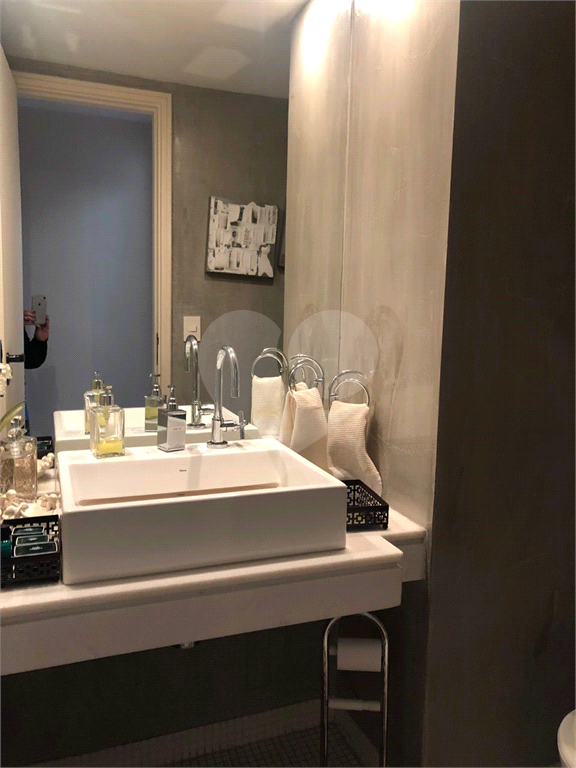 APARTAMENTO em HIGIENÓPOLIS
