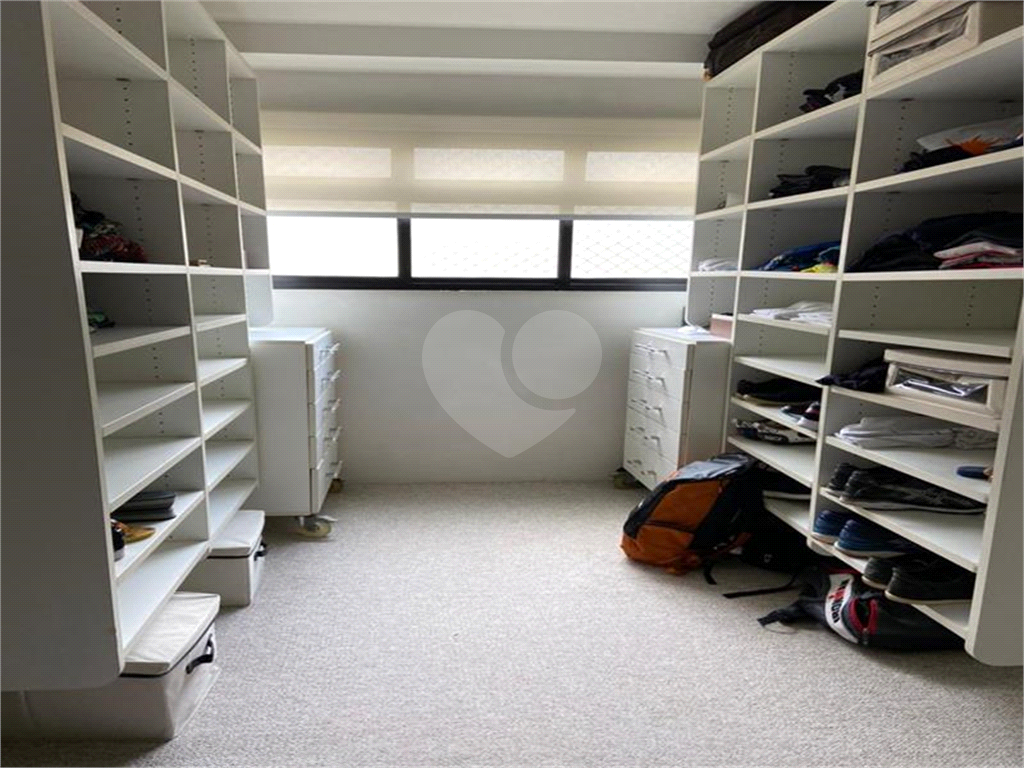 APARTAMENTO em HIGIENÓPOLIS