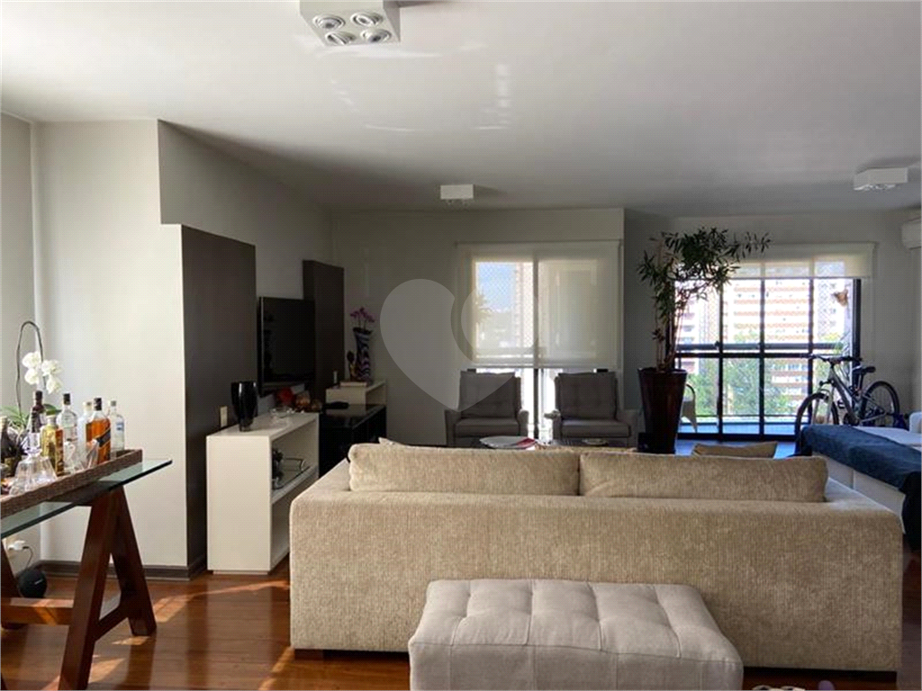 APARTAMENTO em HIGIENÓPOLIS