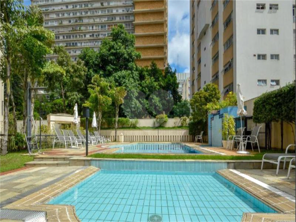 APARTAMENTO em HIGIENÓPOLIS
