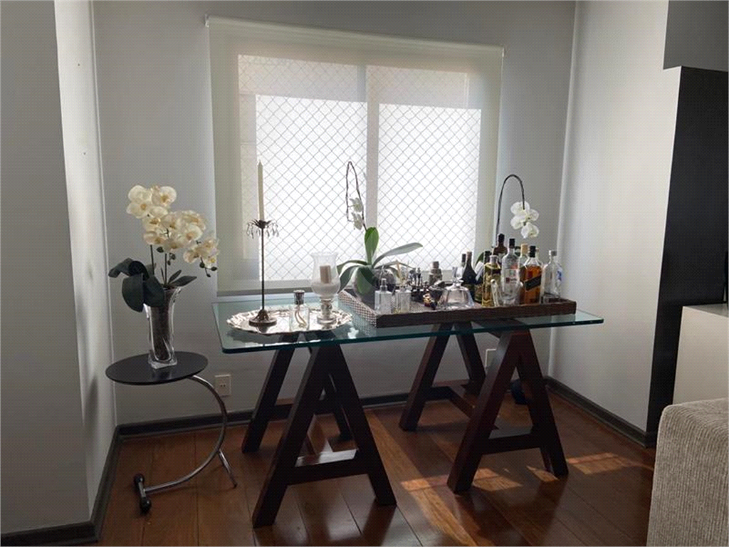 APARTAMENTO em HIGIENÓPOLIS