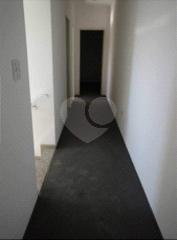 Sobrado vender Jardim Guançã, com 125m2, 3 quartos, 1 suíte, ampla sala, lavabo, cozinha, quintal dos fundos coberto, área de serviço, corredor lateral e 2 vagas de garagem. 