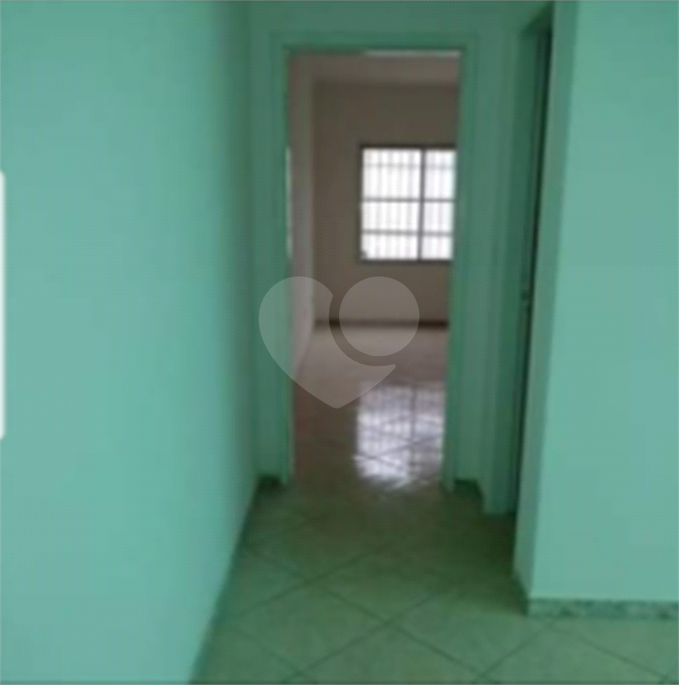 Sobrado vender Jardim Guançã, com 125m2, 3 quartos, 1 suíte, ampla sala, lavabo, cozinha, quintal dos fundos coberto, área de serviço, corredor lateral e 2 vagas de garagem. 