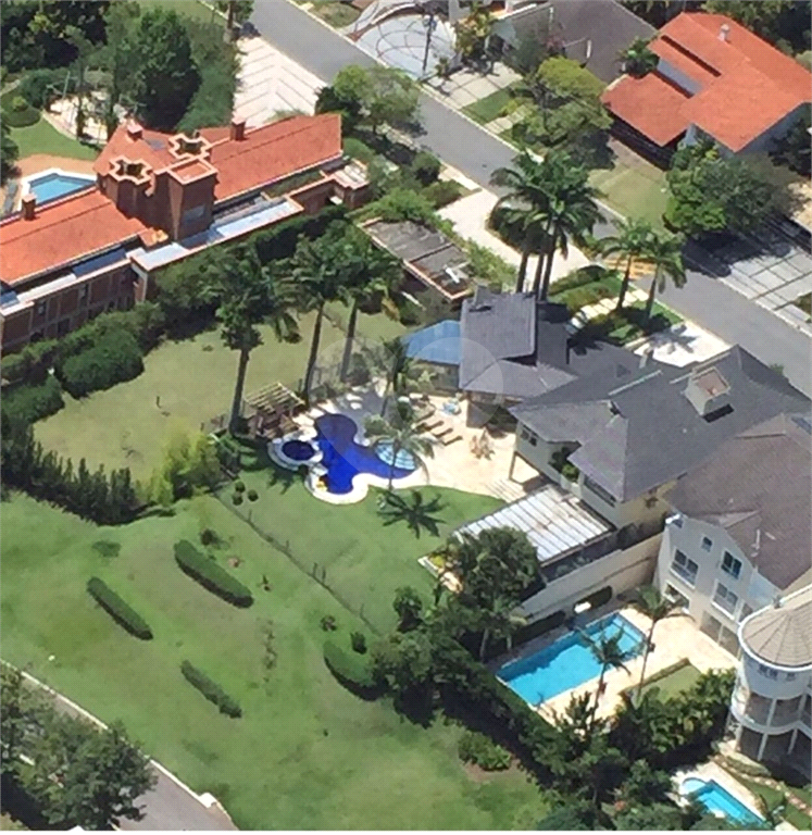 CASA MAGNÍFICA COM PISCINA ALPHAVILLE 4 SUITES TODAS MASTER 