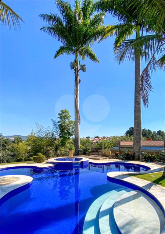 CASA MAGNÍFICA COM PISCINA ALPHAVILLE 4 SUITES TODAS MASTER 