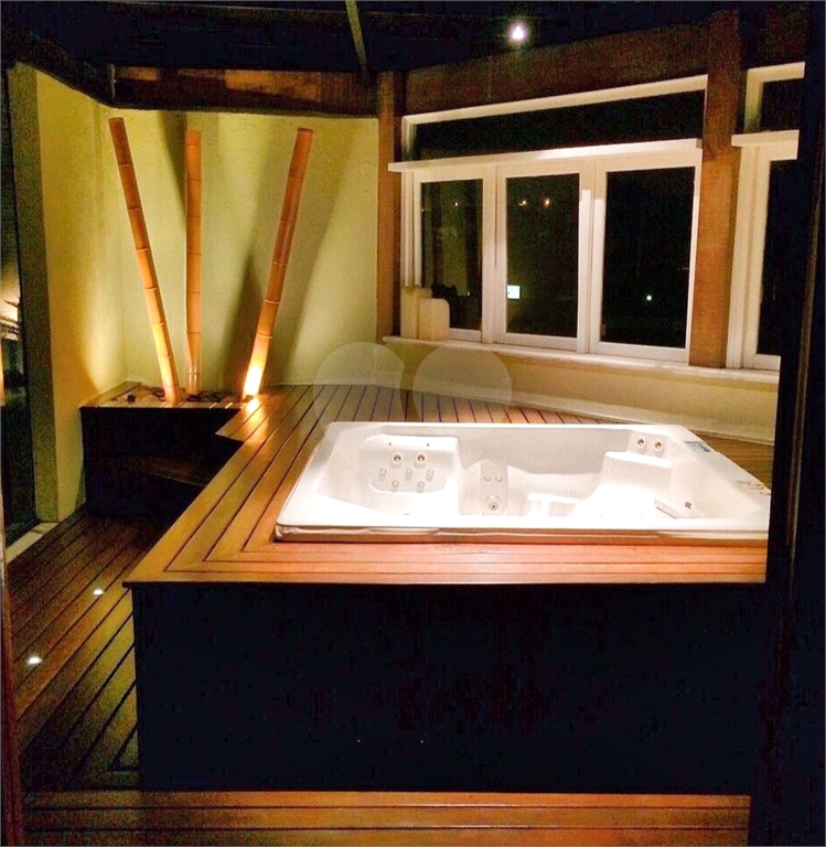 CASA MAGNÍFICA COM PISCINA ALPHAVILLE 4 SUITES TODAS MASTER 