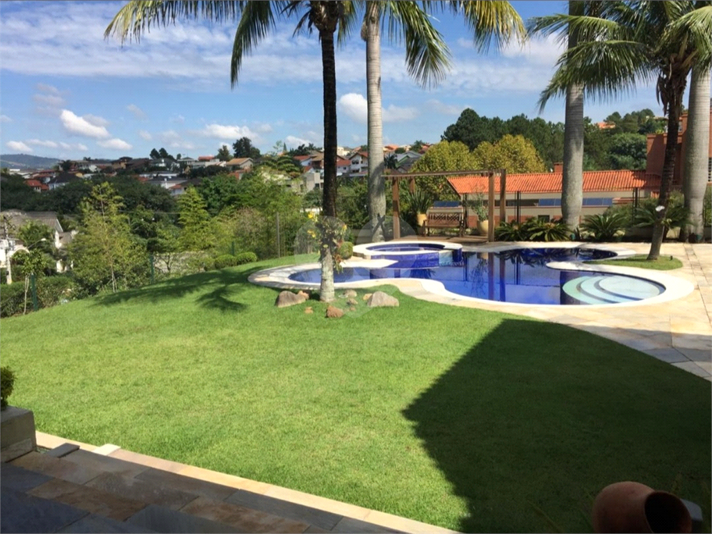 CASA MAGNÍFICA COM PISCINA ALPHAVILLE 4 SUITES TODAS MASTER 