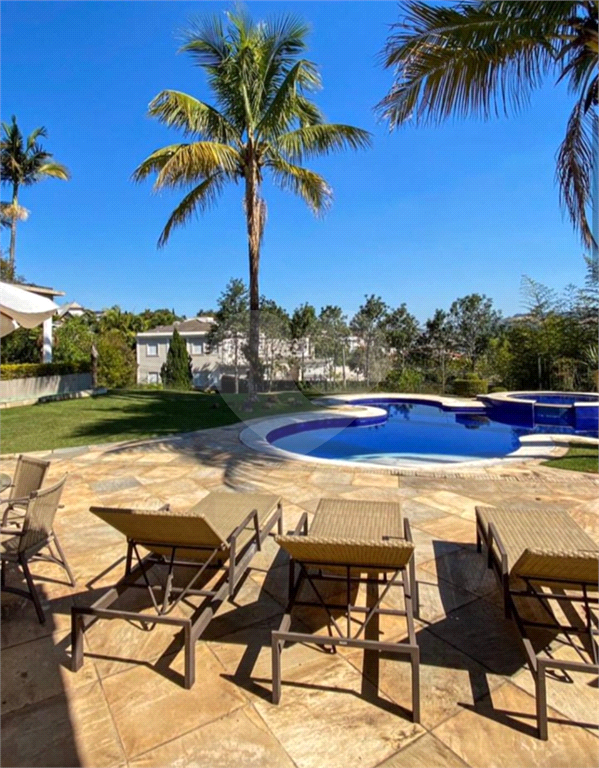 CASA MAGNÍFICA COM PISCINA ALPHAVILLE 4 SUITES TODAS MASTER 
