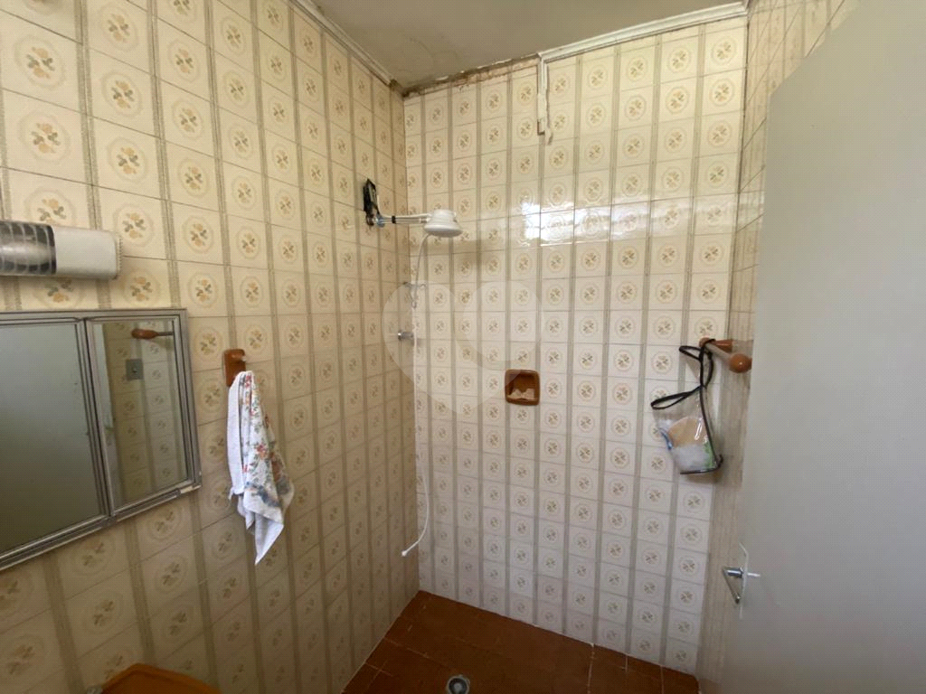 Casa térrea  com área 10x25 de 2 dormitórios 4 vagas Tremembé
