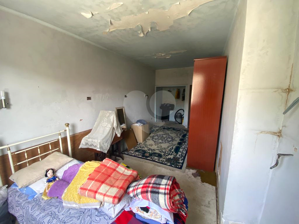 Casa térrea  com área 10x25 de 2 dormitórios 4 vagas Tremembé