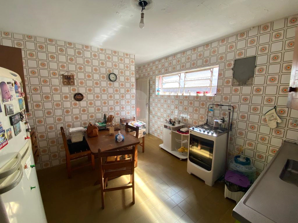 Casa térrea  com área 10x25 de 2 dormitórios 4 vagas Tremembé