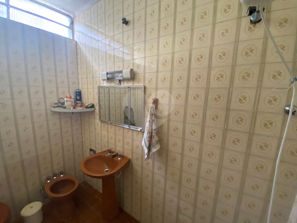 Casa térrea  com área 10x25 de 2 dormitórios 4 vagas Tremembé