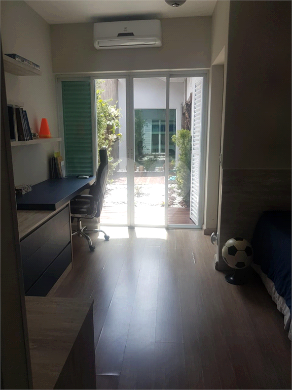 Casa térrea de alto padrão no Jd Floresta
