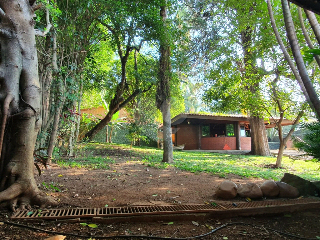 Casa térrea de alto padrão no Jd Floresta