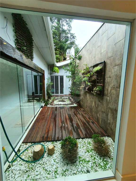 Casa térrea de alto padrão no Jd Floresta